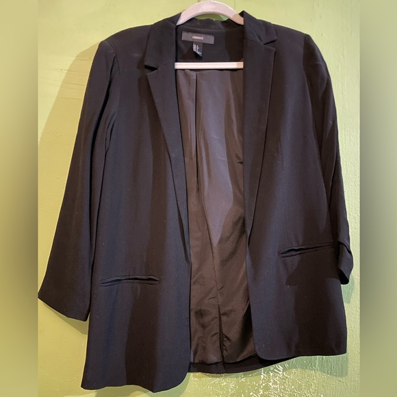 Forever 21 Jackets & Blazers - Forever 21 black blazer 🖤